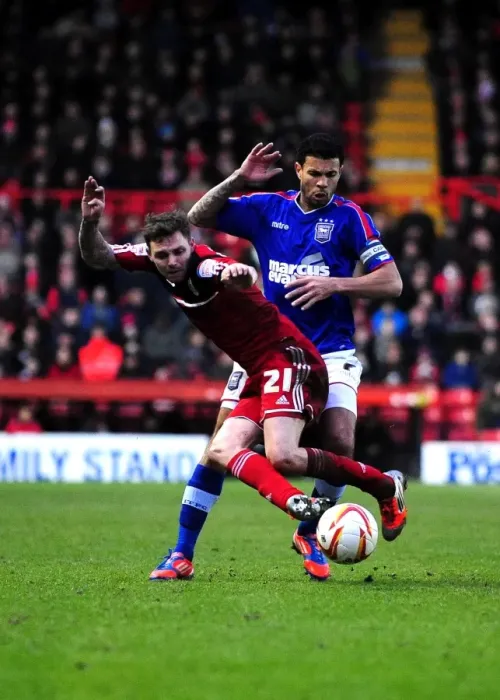 Framed Print : Bristol City vs Ipswich Town: Paul Anderson Foul by Carlos Edwards, Championship Match, Ashton Gate, 2013 Framed Print : Bristol City vs Ipswich Town: Paul Anderson Foul by Carlos Edwards, Championship Match, Ashton Gate, 2013