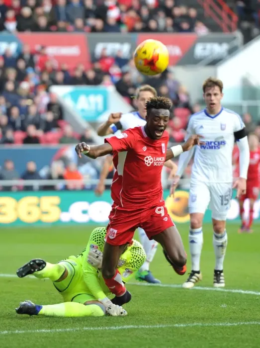 Framed Print : Bristol City vs Ipswich Town: Tammy Abraham Fouled by Bartosz Bialkowski Framed Print : Bristol City vs Ipswich Town: Tammy Abraham Fouled by Bartosz Bialkowski