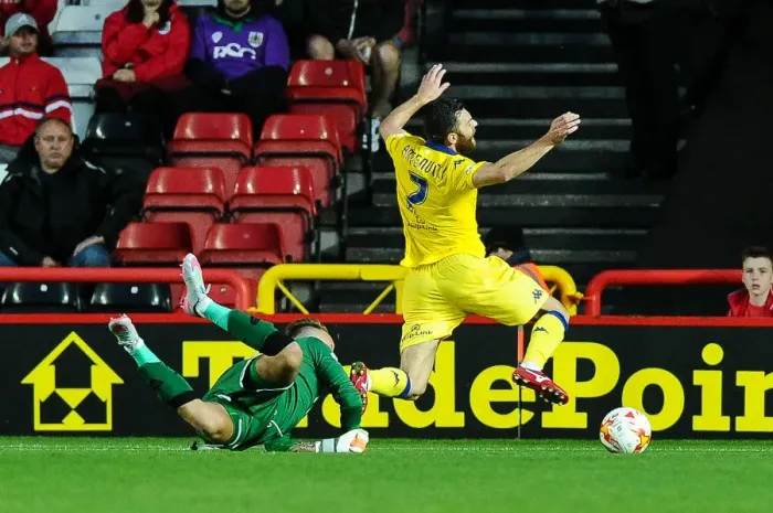 Framed Print : Bristol City vs Leeds United Clash in Sky Bet Championship at Ashton Gate (19.08.2015)