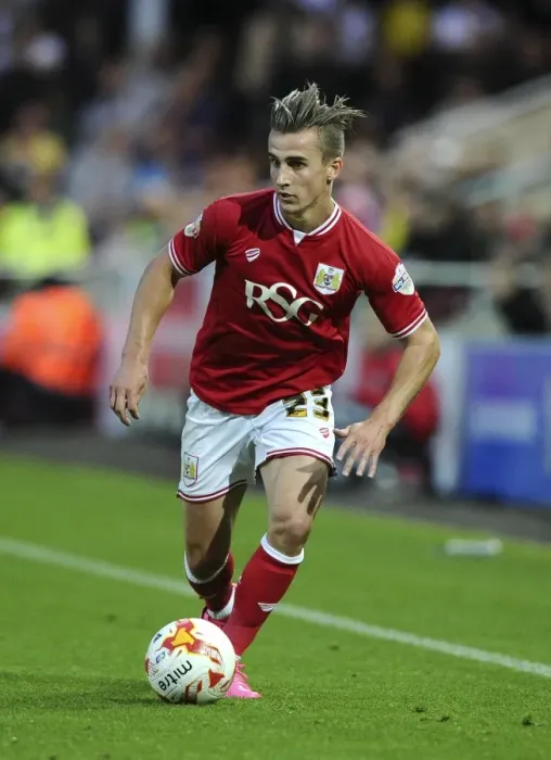 Framed Print : Bristol City vs Leeds United: Joe Bryan in Action at Ashton Gate, 2015