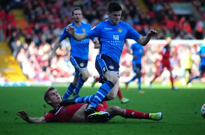 Framed Print : Bristol City vs Leeds United: Joe Bryan Tackles Sam Byram Framed Print : Bristol City vs Leeds United: Joe Bryan Tackles Sam Byram