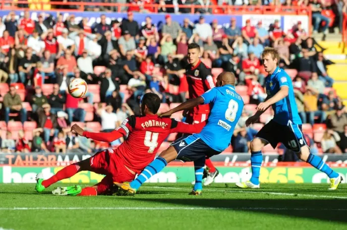 Framed Print : Bristol City vs Leeds United: Liam Fontaine Misses Key Header