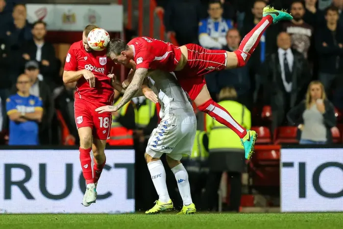 Framed Print : Bristol City vs Leeds United: Wilbraham and Flint Battle for Heading Supremacy