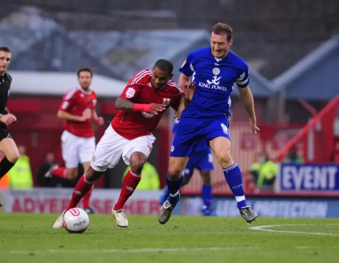 Framed Print : Bristol City vs Leicester City: 2010-11 Football Showdown - Season 10-11