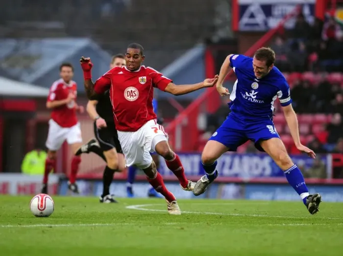 Framed Print : Bristol City vs. Leicester City: 2010-11 Football Showdown - Season 10-11