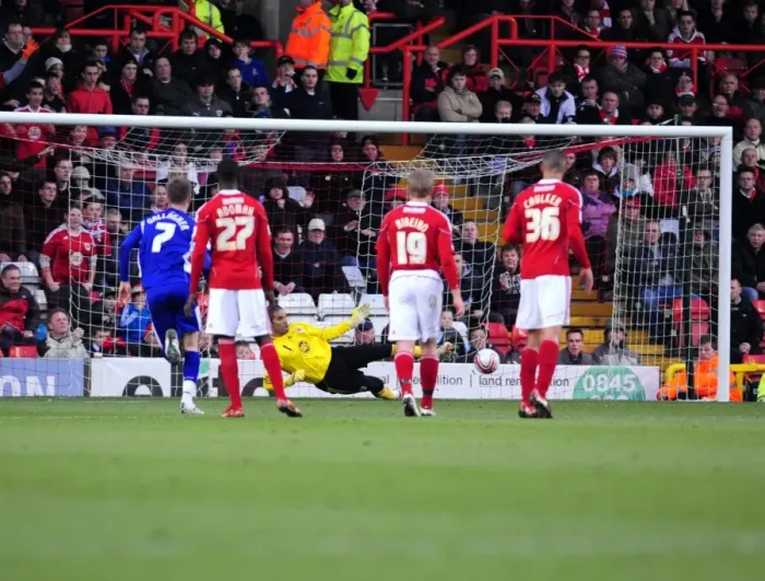 Framed Print : Bristol City vs Leicester City: 2010-11 Football Showdown - Season 10-11