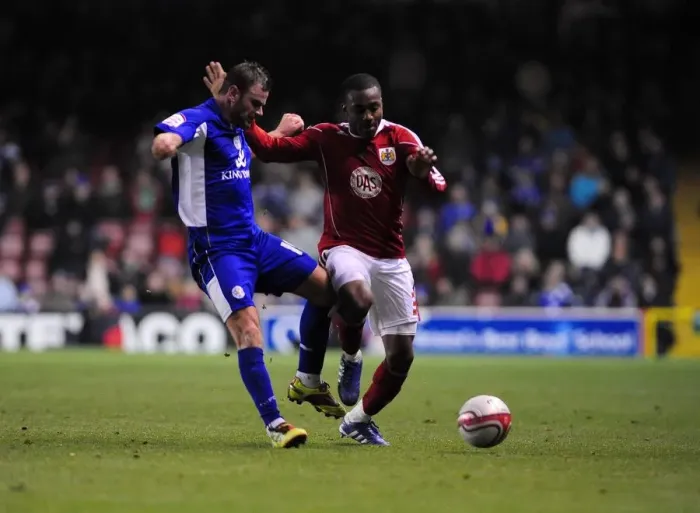 Framed Print : Bristol City vs Leicester City: 2010-11 Football Showdown - Season 10-11 Framed Print : Bristol City vs Leicester City: 2010-11 Football Showdown - Season 10-11