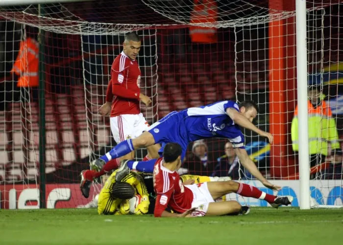 Framed Print : Bristol City vs Leicester City: 2010-11 Football Showdown - Season 10-11 Framed Print : Bristol City vs Leicester City: 2010-11 Football Showdown - Season 10-11
