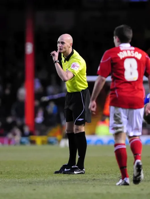 Framed Print : Bristol City vs Middlesbrough, Championship Clash at Ashton Gate Stadium (Darren Drysdale Referees)