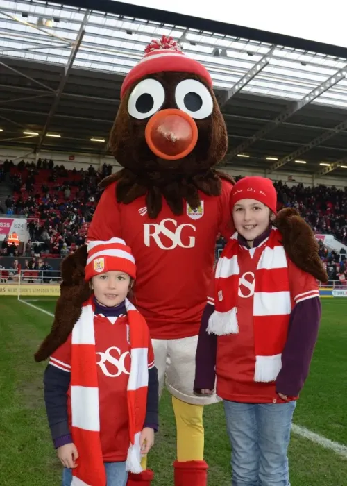 Framed Print : Bristol City vs Middlesbrough: Fans with Scrumpy at Ashton Gate, Sky Bet Championship (January 2016) Framed Print : Bristol City vs Middlesbrough: Fans with Scrumpy at Ashton Gate, Sky Bet Championship (January 2016)