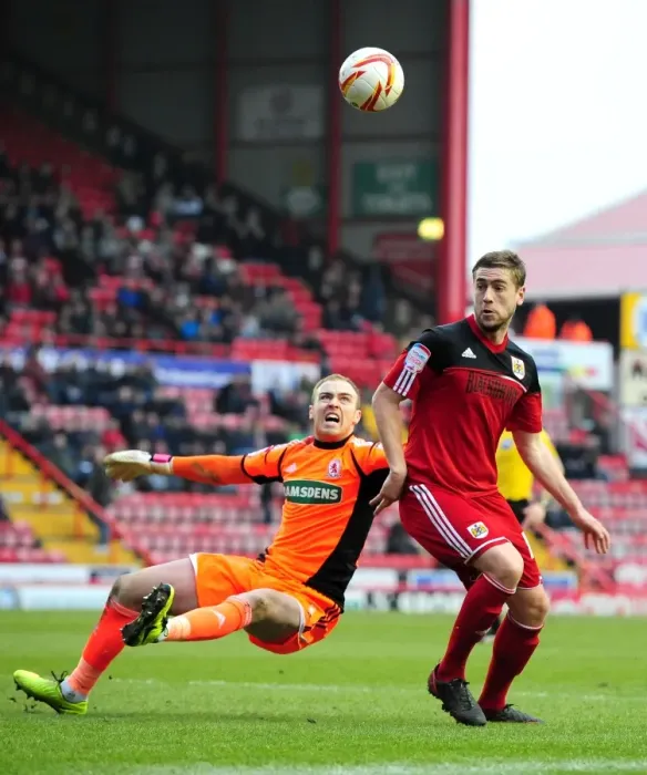 Framed Print : Bristol City vs Middlesbrough: A High Stakes Aerial Battle - Davies vs Steele