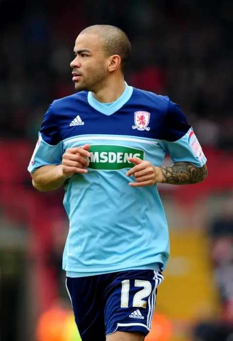 Framed Print : Bristol City vs Middlesbrough: Kieron Dyer in Action at Ashton Gate, 2013 Framed Print : Bristol City vs Middlesbrough: Kieron Dyer in Action at Ashton Gate, 2013