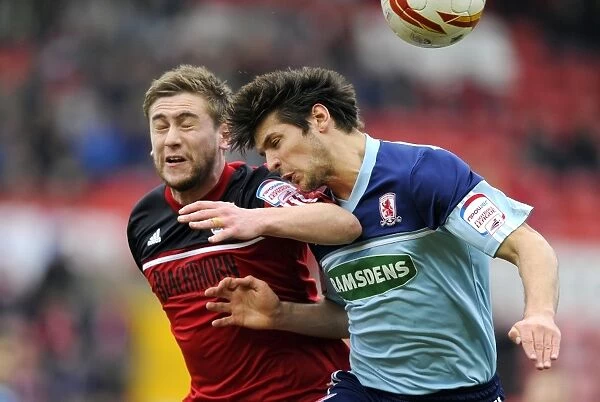 Bristol City vs Middlesbrough: Steven Davies vs George Friend Battle for High Ball