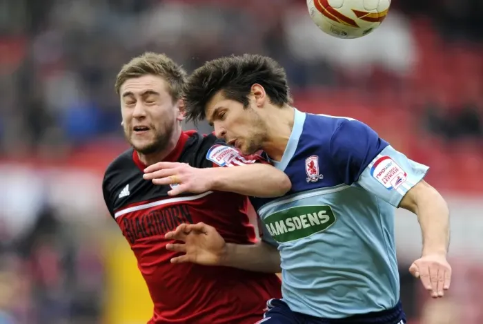 Framed Print : Bristol City vs Middlesbrough: Steven Davies vs George Friend Battle for High Ball Framed Print : Bristol City vs Middlesbrough: Steven Davies vs George Friend Battle for High Ball
