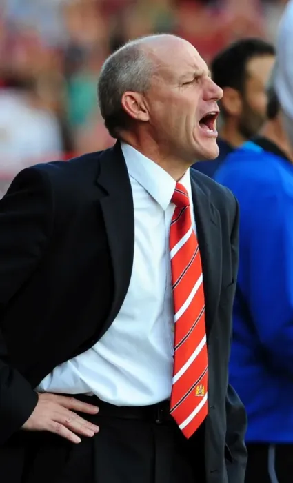 Framed Print : Bristol City vs Millwall: A Football Showdown - Season 10-11 Framed Print : Bristol City vs Millwall: A Football Showdown - Season 10-11