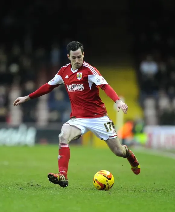Framed Print : Bristol City vs MK Dons: Greg Cunningham in Action at Ashton Gate, Sky Bet League One Framed Print : Bristol City vs MK Dons: Greg Cunningham in Action at Ashton Gate, Sky Bet League One