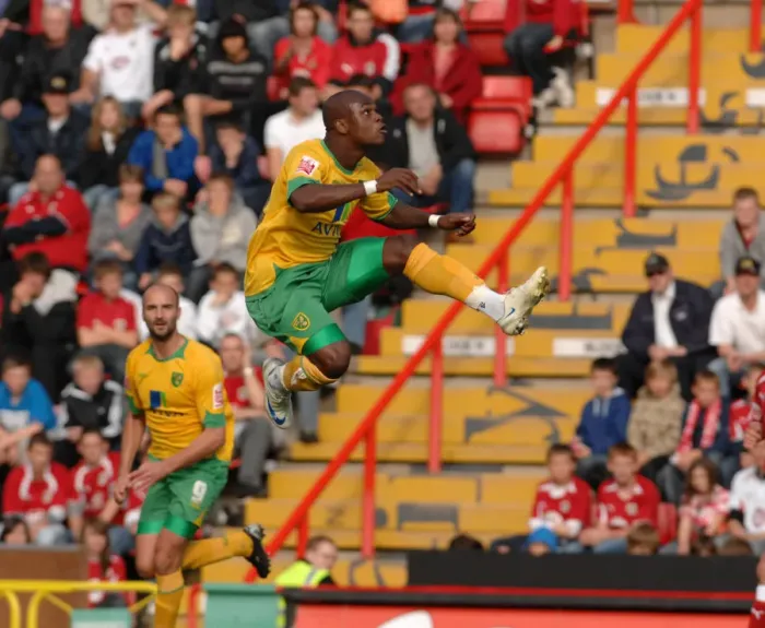 Framed Print : Bristol City vs. Norwich City: A Football Rivalry - Season 08-09 Framed Print : Bristol City vs. Norwich City: A Football Rivalry - Season 08-09