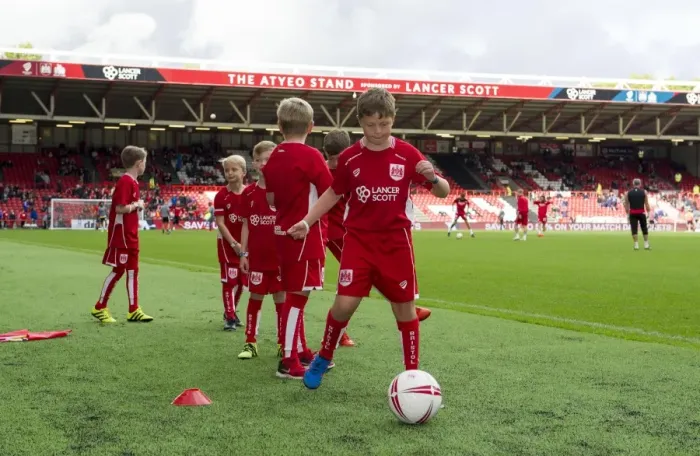 Framed Print : Bristol City vs Nottingham Forest Clash at Ashton Gate Stadium, Sky Bet Championship (October 2016) Framed Print : Bristol City vs Nottingham Forest Clash at Ashton Gate Stadium, Sky Bet Championship (October 2016)