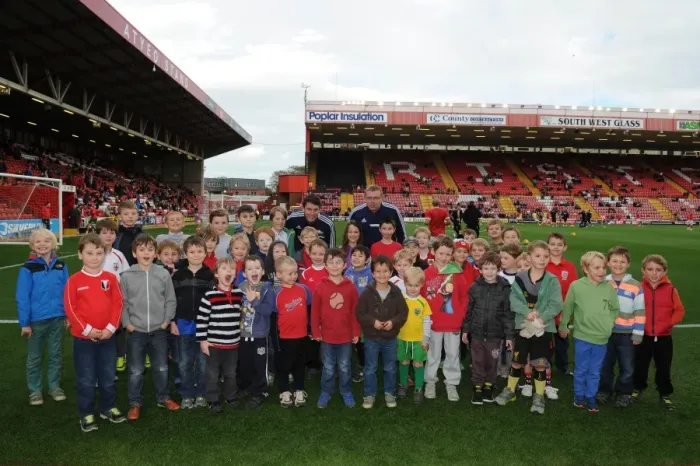 Framed Print : Bristol City vs Oldham Athletic: A Football Rivalry in Sky Bet League One at Ashton Gate - November 2014