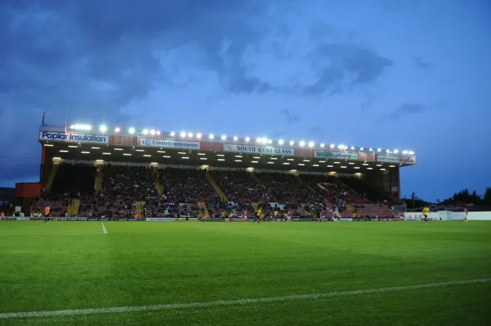 Framed Print : Bristol City vs Oxford United under Ashton Gate Floodlights, Capital One Cup First Round