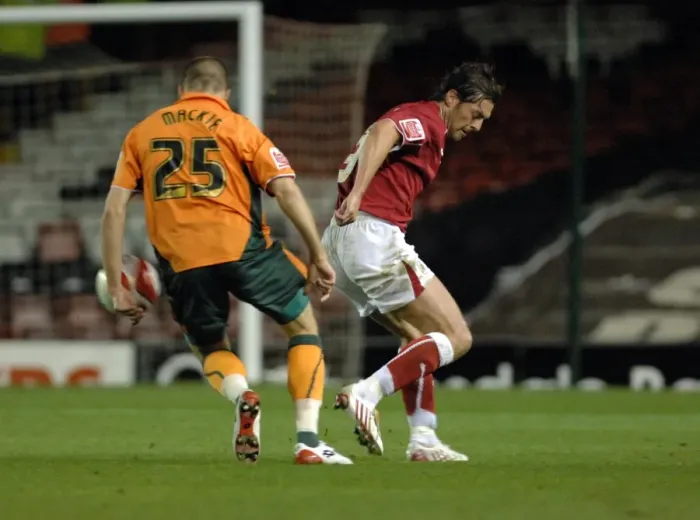 Framed Print : Bristol City vs. Plymouth Argyle: A Football Rivalry - Season 08-09 Framed Print : Bristol City vs. Plymouth Argyle: A Football Rivalry - Season 08-09