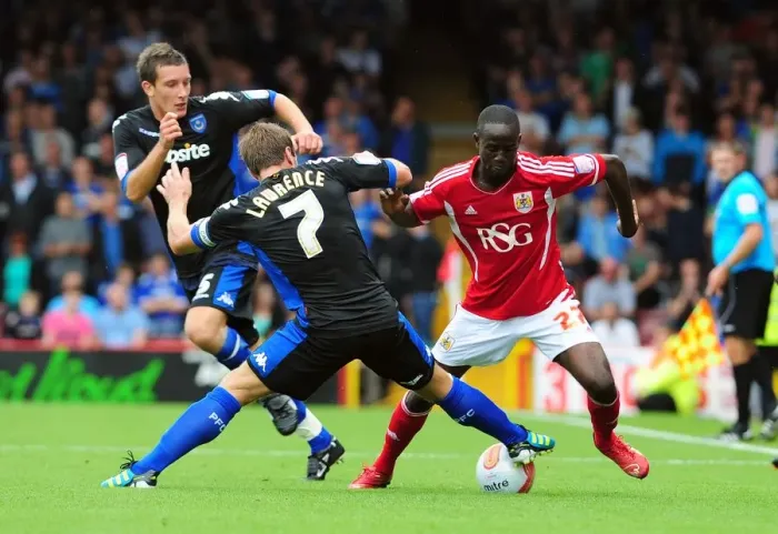 Framed Print : Bristol City vs Portsmouth: Albert Adomah vs Liam Lawrence Battle in 2008 Championship Match Framed Print : Bristol City vs Portsmouth: Albert Adomah vs Liam Lawrence Battle in 2008 Championship Match