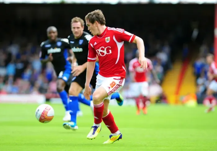 Framed Print : Bristol City vs Portsmouth, Championship Match: Neil Kilkenny in Action at Ashton Gate Stadium (2008-2011) Framed Print : Bristol City vs Portsmouth, Championship Match: Neil Kilkenny in Action at Ashton Gate Stadium (2008-2011)