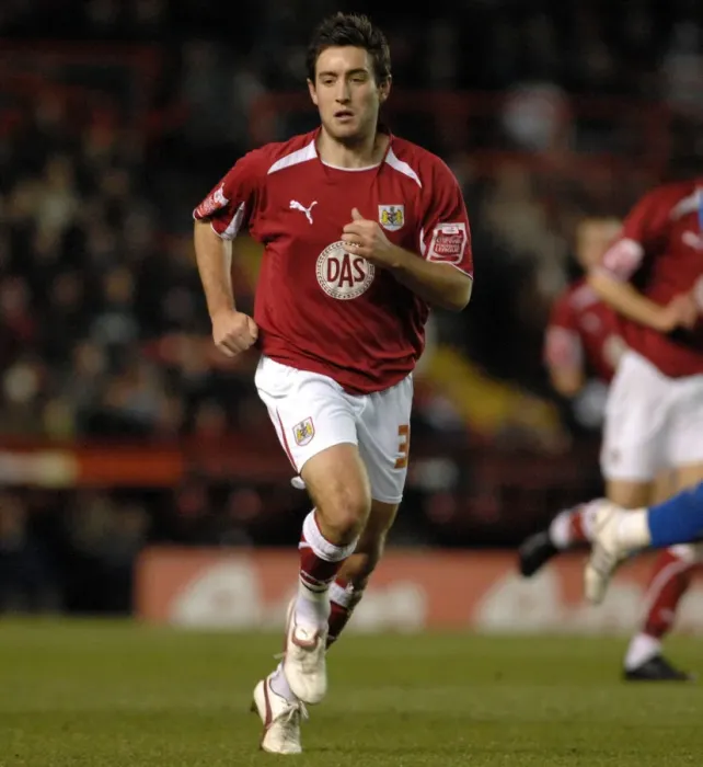Framed Print : Bristol City vs Portsmouth: A Football Rivalry - Season 08-09