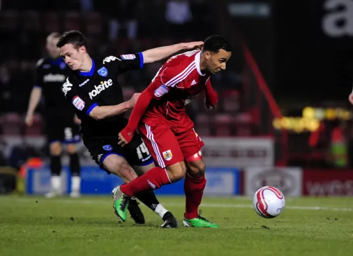 Framed Print : Bristol City vs Portsmouth: Nicky Maynard vs Jonathan Hogg Battle in Championship Match, 08 / 03 / 2011 Framed Print : Bristol City vs Portsmouth: Nicky Maynard vs Jonathan Hogg Battle in Championship Match, 08 / 03 / 2011