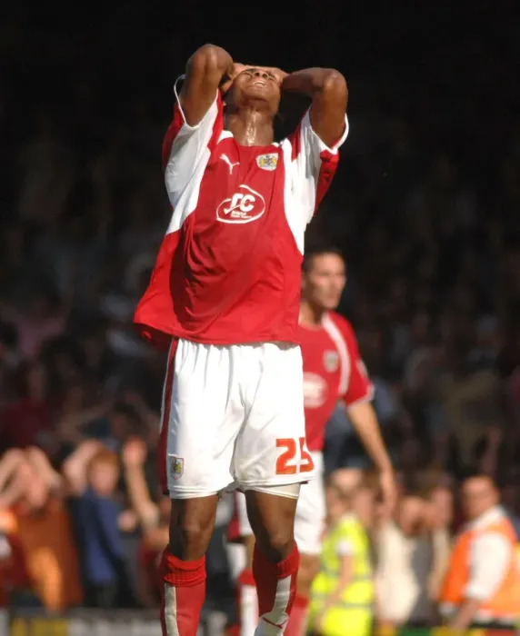 Framed Print : Bristol City vs. QPR: Marvin Elliott in Action Framed Print : Bristol City vs. QPR: Marvin Elliott in Action