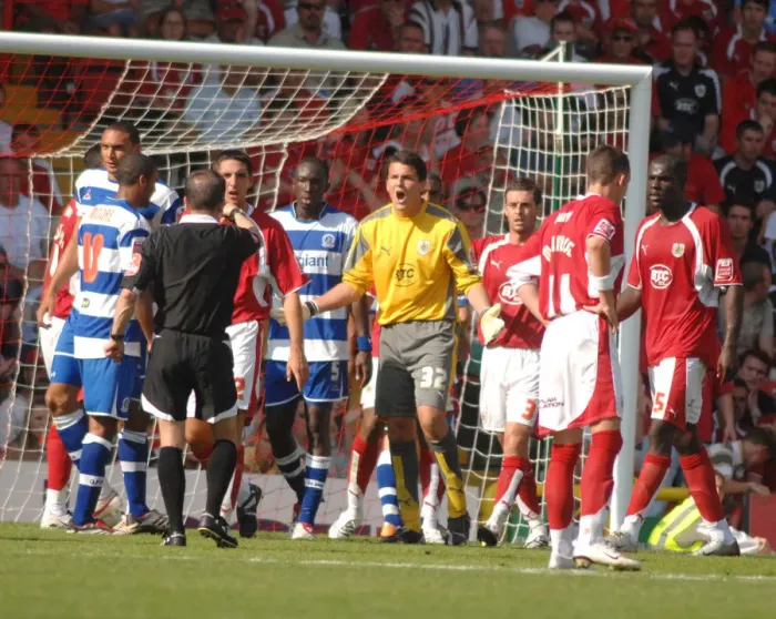 Framed Print : Bristol City vs QPR: Stephen Henderson in Action Framed Print : Bristol City vs QPR: Stephen Henderson in Action