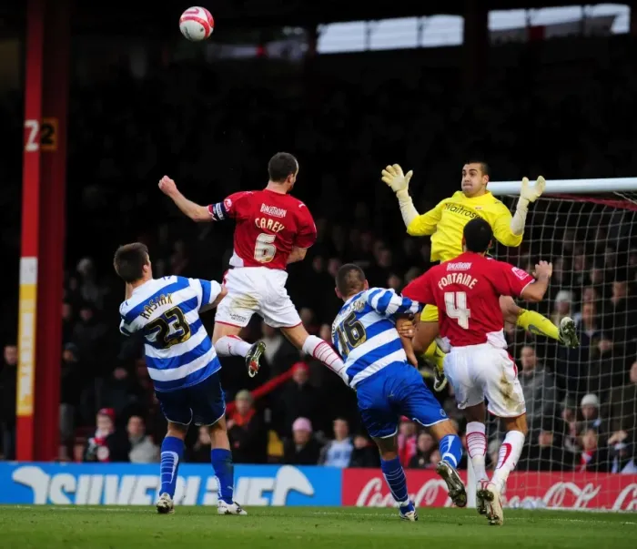 Framed Print : Bristol City vs Reading: 09-10 Season - First Team Clash Framed Print : Bristol City vs Reading: 09-10 Season - First Team Clash