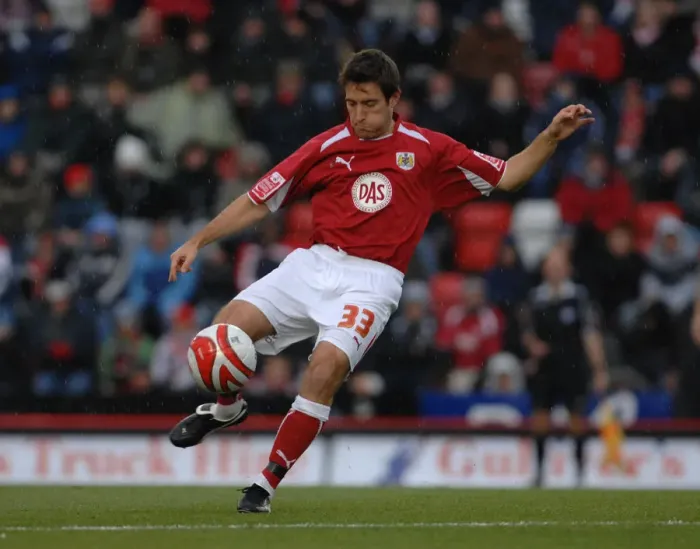 Framed Print : Bristol City vs. Reading: Clash of Football Powers (08-09 Season) Framed Print : Bristol City vs. Reading: Clash of Football Powers (08-09 Season)