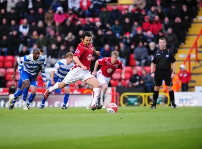 Framed Print : Bristol City vs. Reading: Clash of Talents, 09-10 Season