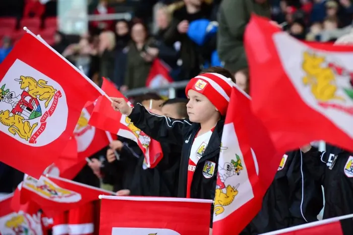 Framed Print : Bristol City vs Reading: Flag Bearer at Ashton Gate, Sky Bet Championship (January 2, 2017)