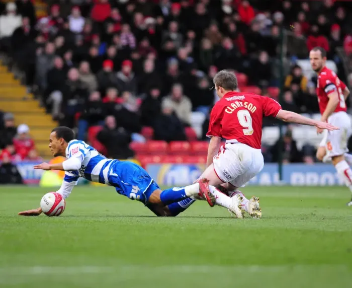 Framed Print : Bristol City vs Reading: A Football Rivalry - Season 09-10 Framed Print : Bristol City vs Reading: A Football Rivalry - Season 09-10