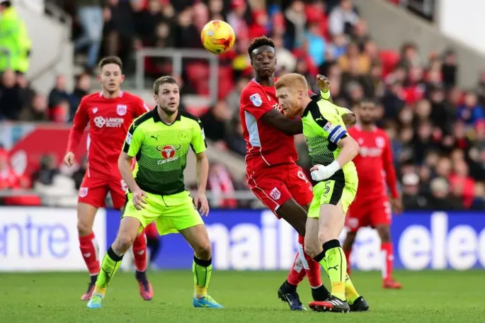 Framed Print : Bristol City vs Reading: Paul McShane Outmuscles Tammy Abraham for the Ball