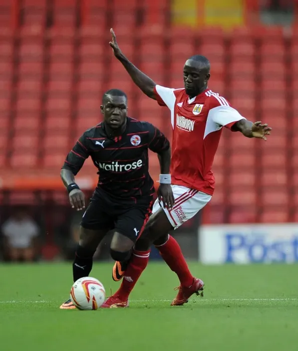 Framed Print : Bristol City vs Reading: Royston Drenthe and Albert Adomah Clash on the Field Framed Print : Bristol City vs Reading: Royston Drenthe and Albert Adomah Clash on the Field