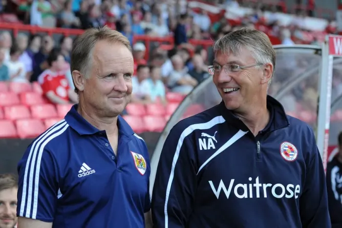 Framed Print : Bristol City vs Reading: Sean O'Driscoll and Nigel Adkins Pre-Match Discussion