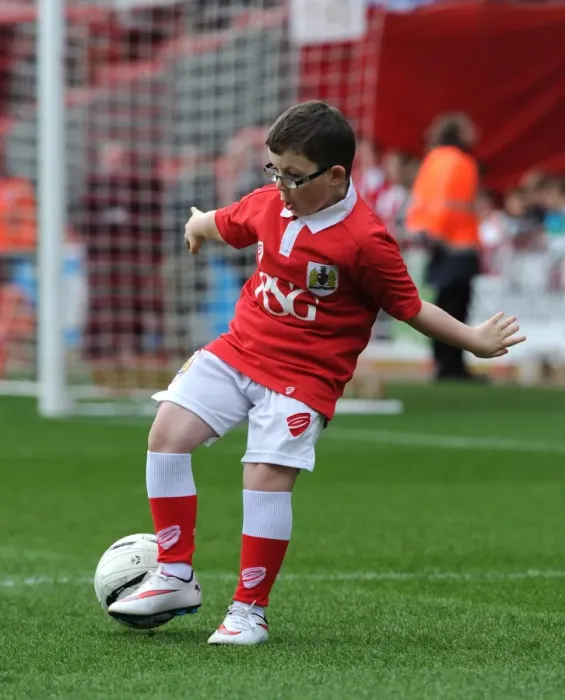 Framed Print : Bristol City vs Rochdale: Sky Bet League One Showdown at Ashton Gate Stadium (28 February 2015)