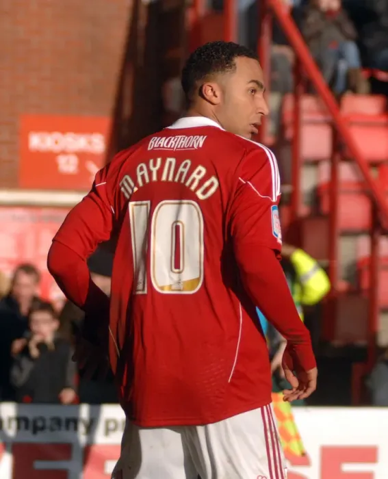 Framed Print : Bristol City vs Scunthorpe United: A Football Showdown - Season 10-11