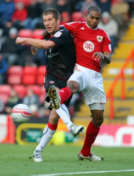 Framed Print : Bristol City vs Sheffield United: A Football Showdown - Season 10-11 Framed Print : Bristol City vs Sheffield United: A Football Showdown - Season 10-11