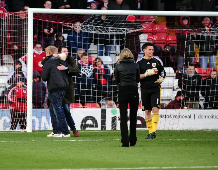 Framed Print : Bristol City vs Sheffield United: A Football Showdown - Season 10-11 Framed Print : Bristol City vs Sheffield United: A Football Showdown - Season 10-11
