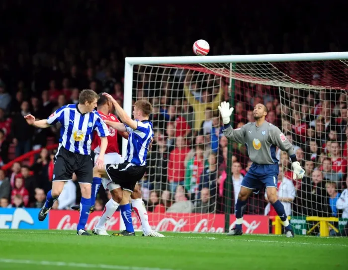 Framed Print : Bristol City vs Sheffield Wednesday: A Football Rivalry from the 09-10 Season Framed Print : Bristol City vs Sheffield Wednesday: A Football Rivalry from the 09-10 Season