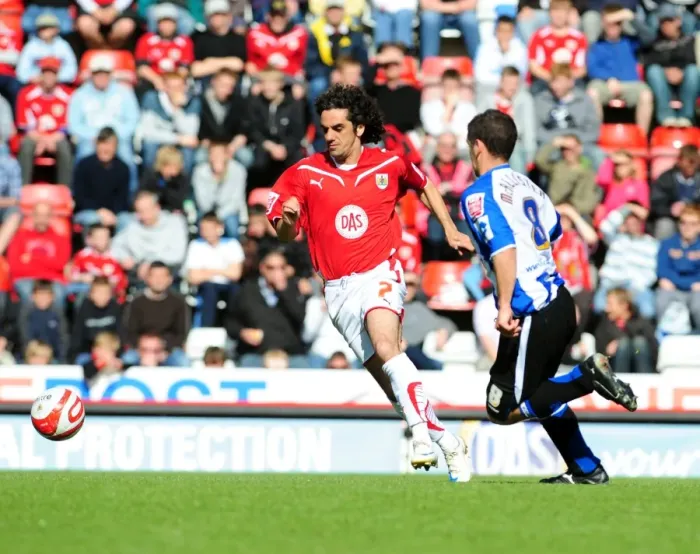 Framed Print : Bristol City vs Sheffield Wednesday: A Football Rivalry Unfolds - 08-09 Season Showdown