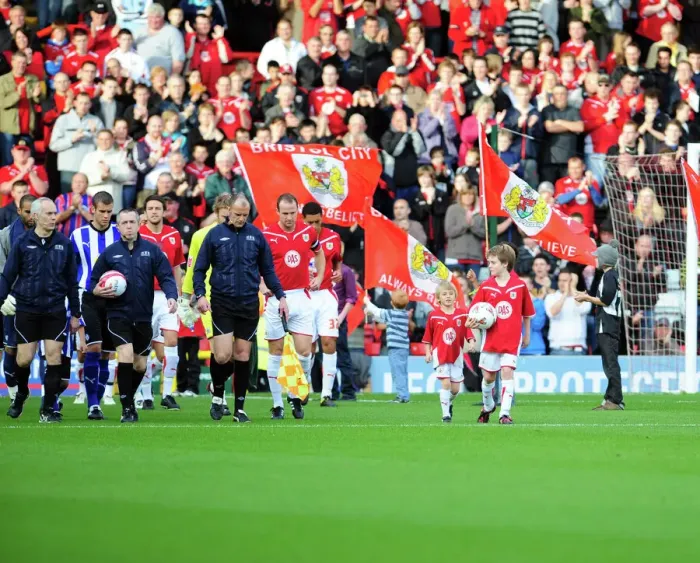 Framed Print : Bristol City vs Sheffield Wednesday: A Football Showdown - Season 09-10