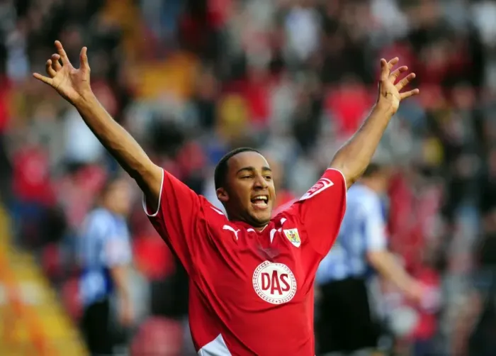 Framed Print : Bristol City vs Sheffield Wednesday: A Football Showdown - Season 09-10