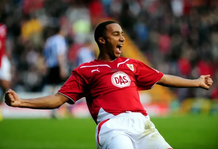 Framed Print : Bristol City vs Sheffield Wednesday: A Football Showdown - Season 09-10