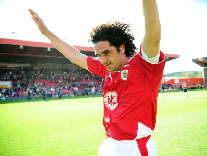Framed Print : Bristol City vs Sheffield Wednesday: A Season 8-9 Showdown