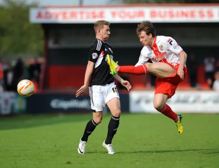Framed Print : Bristol City vs Stevenage: Scott Wagstaff Closes In on Luke Freeman, League One Action (21 / 04 / 2014) Framed Print : Bristol City vs Stevenage: Scott Wagstaff Closes In on Luke Freeman, League One Action (21 / 04 / 2014)
